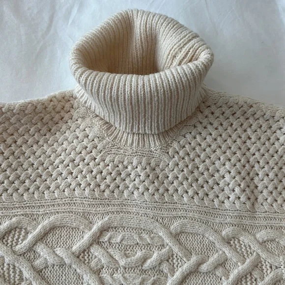 Ralph Lauren Cable Knit Poncho Cape - Picture 3 of 7